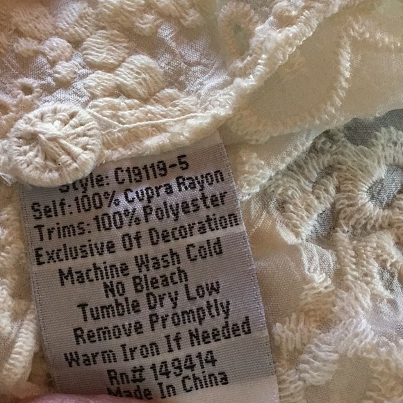 EUC Johnny Was Embroidered Sleeveless Top - Picture 6 of 6